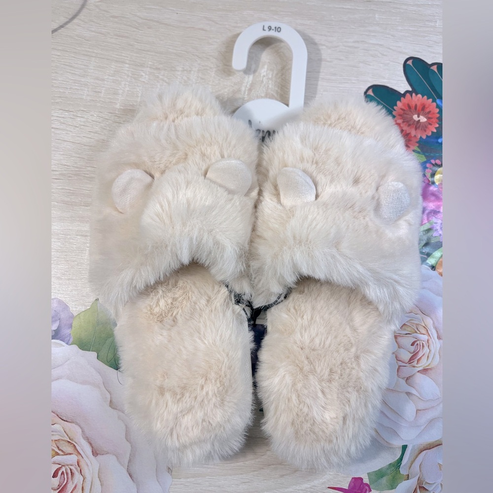Comfy and Soft Open Toe Fluffy Slippers NWT